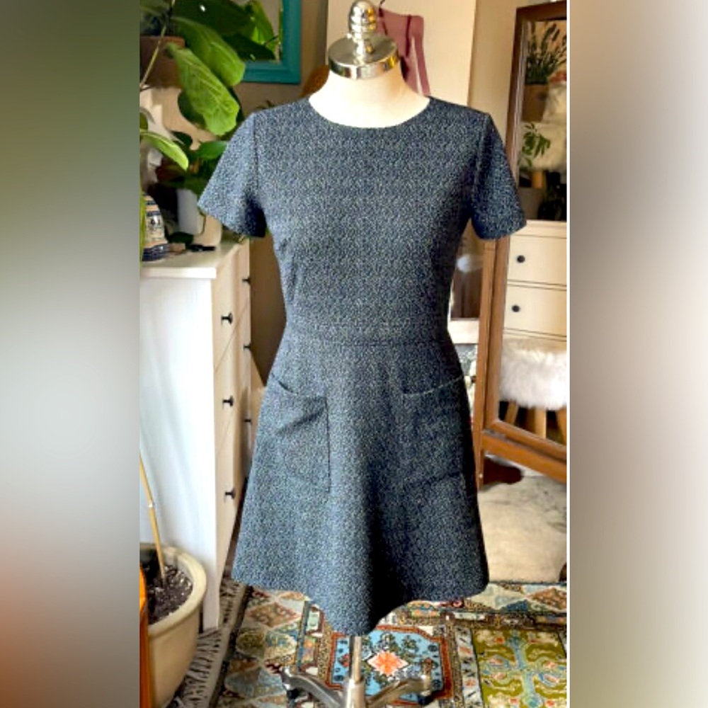 Ann Taylor LOFT Tweed 60s style dress with pockets